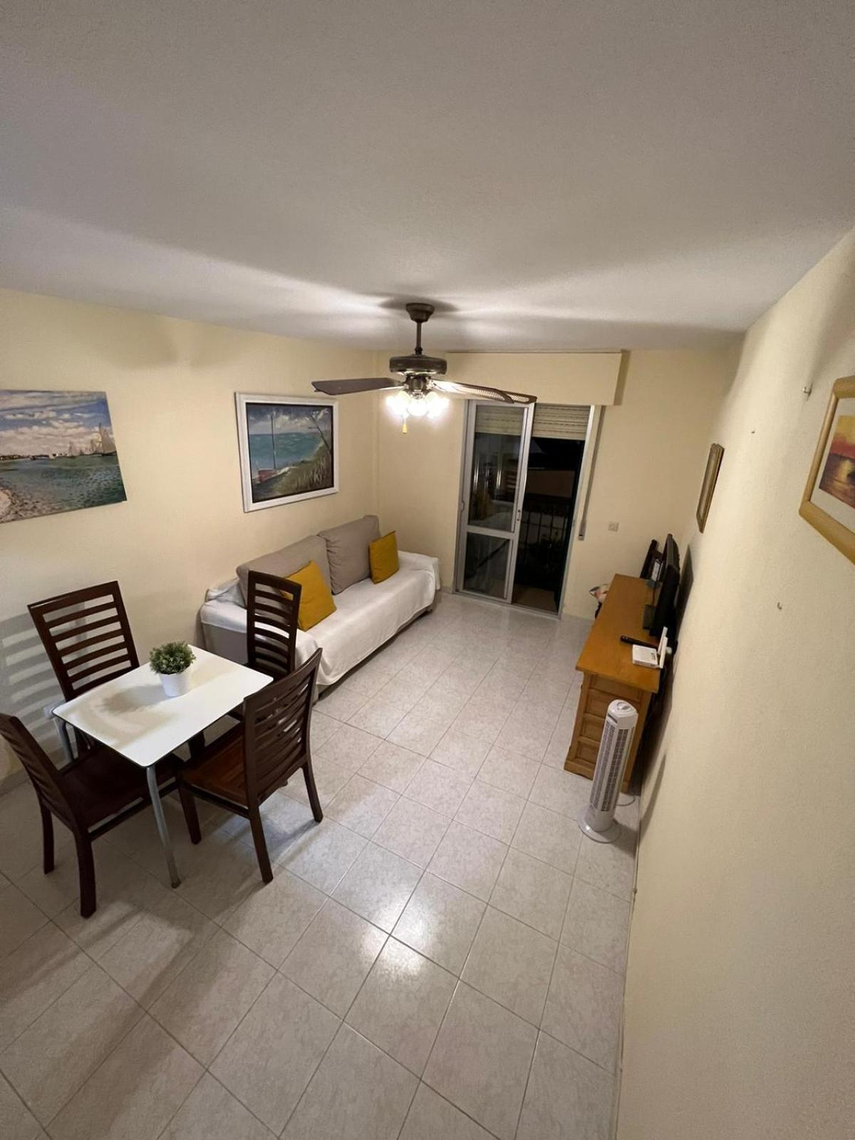 Apartamentos Playa Bajondillo ตอร์เรโมลิโนส ห้อง รูปภาพ