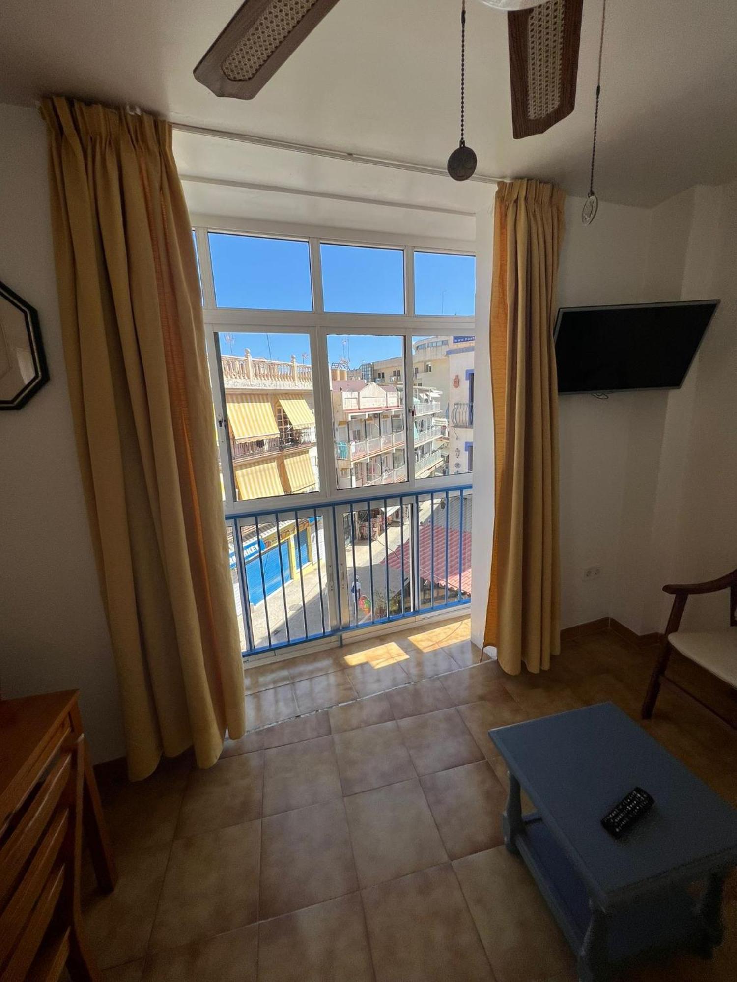 Apartamentos Playa Bajondillo ตอร์เรโมลิโนส ห้อง รูปภาพ